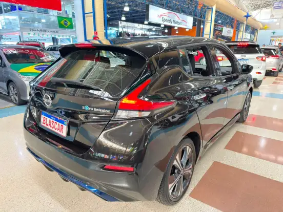 NISSAN-LEAF-2021