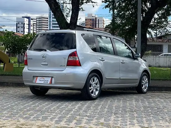 NISSAN-LIVINA-1.8 S 16V FLEX 4P AUTOMÁTICO NISSAN-LIVINA-2012