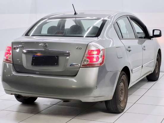 NISSAN-SENTRA-2010