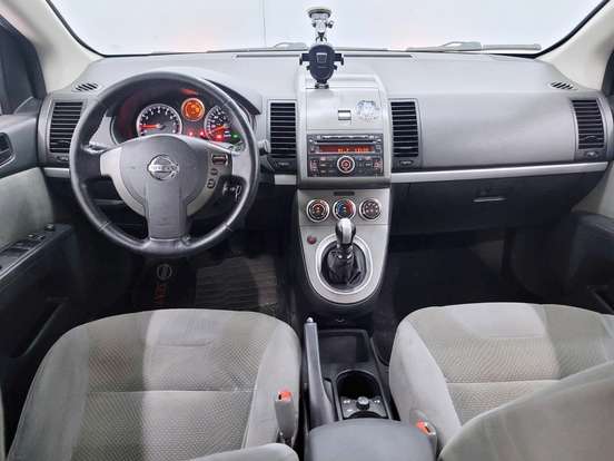 NISSAN-SENTRA-2010
