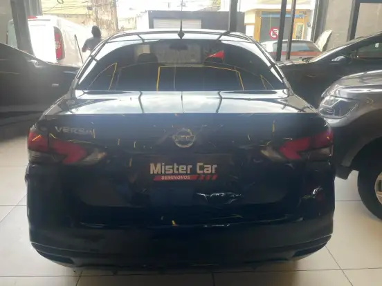 NISSAN-VERSA-2023