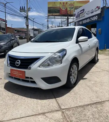 NISSAN-VERSA-2015