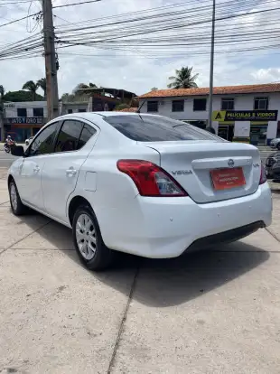 NISSAN-VERSA-2015