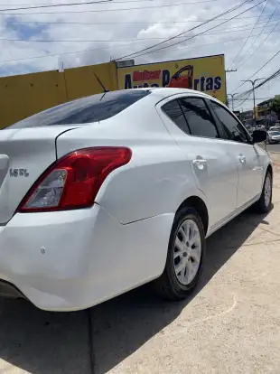 NISSAN-VERSA-2015
