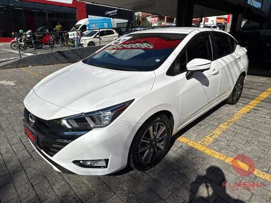 NISSAN-VERSA-2023