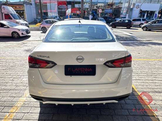 NISSAN-VERSA-2023