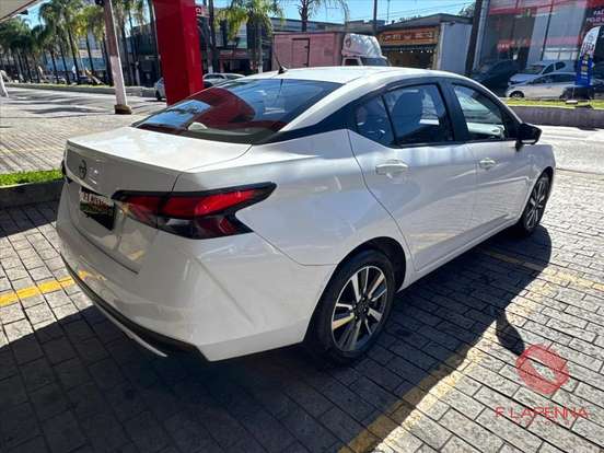 NISSAN-VERSA-2023