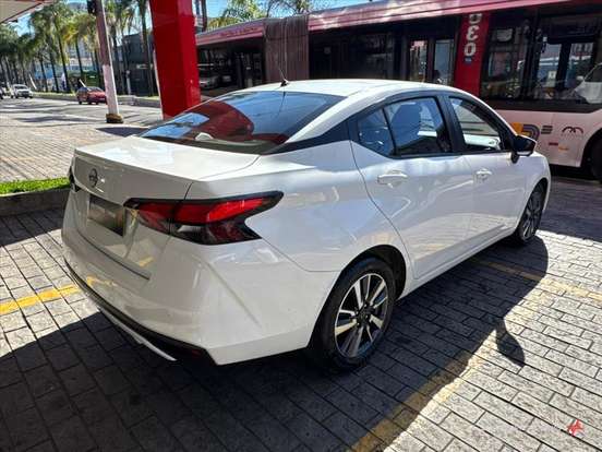 NISSAN-VERSA-2023