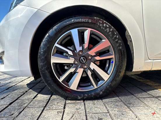 NISSAN-VERSA-2023