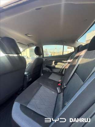 NISSAN-VERSA-2023