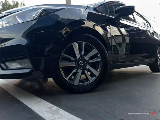 NISSAN-VERSA-2021