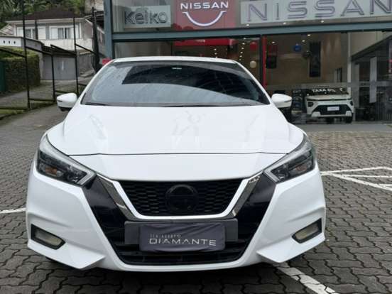 NISSAN-VERSA-2021