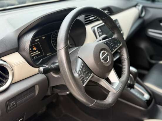 NISSAN-VERSA-2021