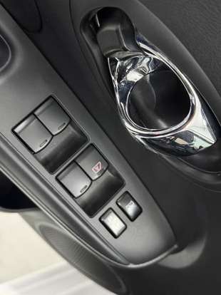 NISSAN-VERSA-2018