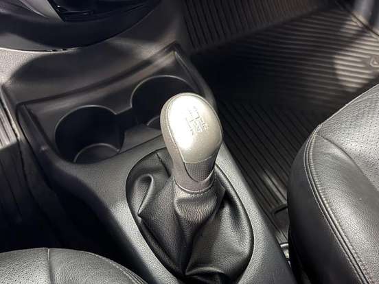 NISSAN-VERSA-2018