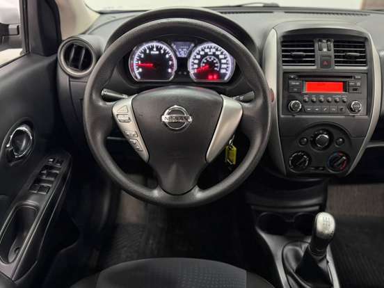 NISSAN-VERSA-2018