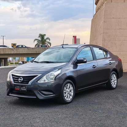 NISSAN-VERSA-2019