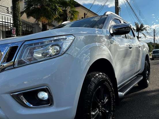NISSAN-FRONTIER-2.3 16V TURBO DIESEL LE CD 4X4 AUTOMÁTICO NISSAN-FRONTIER-2017