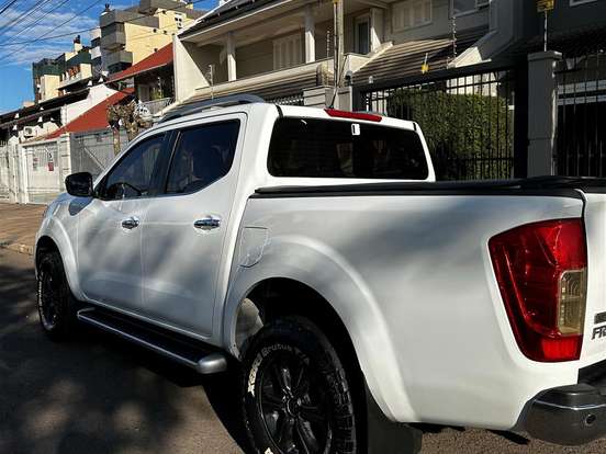 NISSAN-FRONTIER-2.3 16V TURBO DIESEL LE CD 4X4 AUTOMÁTICO NISSAN-FRONTIER-2017