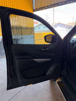 NISSAN-FRONTIER-2020