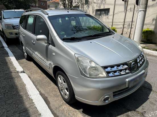 NISSAN-GRAND LIVINA-1.8 SL 16V FLEX 4P AUTOMÁTICO NISSAN-GRAND LIVINA-2011