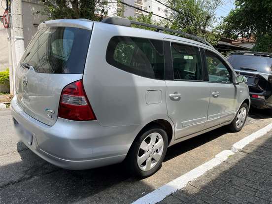NISSAN-GRAND LIVINA-1.8 SL 16V FLEX 4P AUTOMÁTICO NISSAN-GRAND LIVINA-2011
