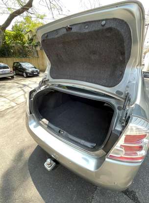 NISSAN-SENTRA-2010