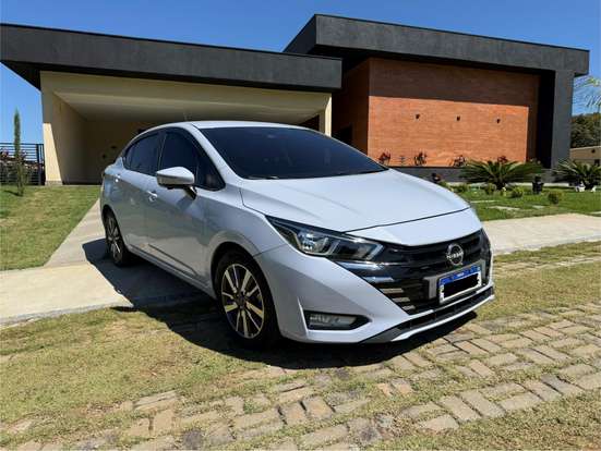 NISSAN-VERSA-2023