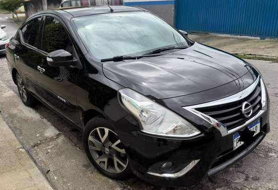 NISSAN-VERSA-2017