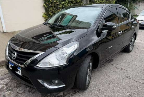 NISSAN-VERSA-2017
