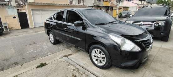 NISSAN-VERSA-2016