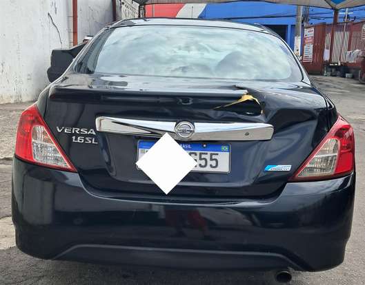 NISSAN-VERSA-2018