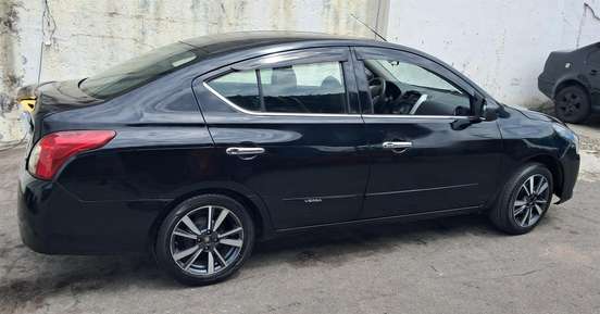 NISSAN-VERSA-2018