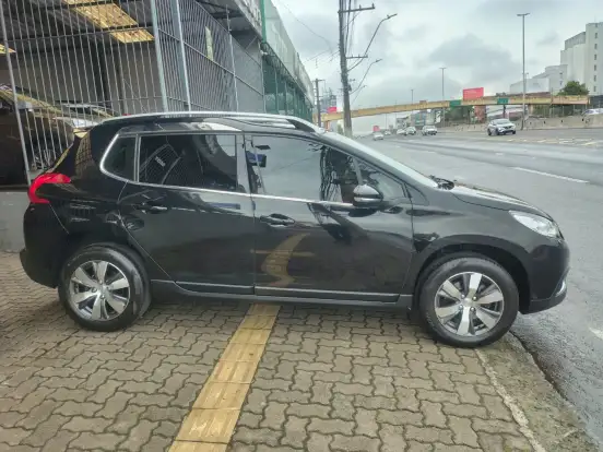 PEUGEOT-2008-2017