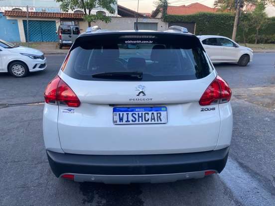 PEUGEOT-2008-2018