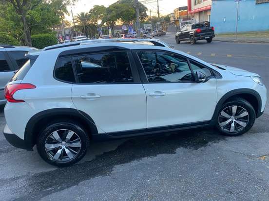 PEUGEOT-2008-2018