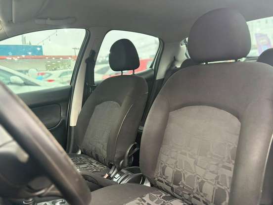 PEUGEOT-207-2010