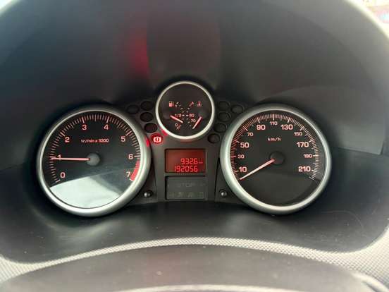 PEUGEOT-207-2010