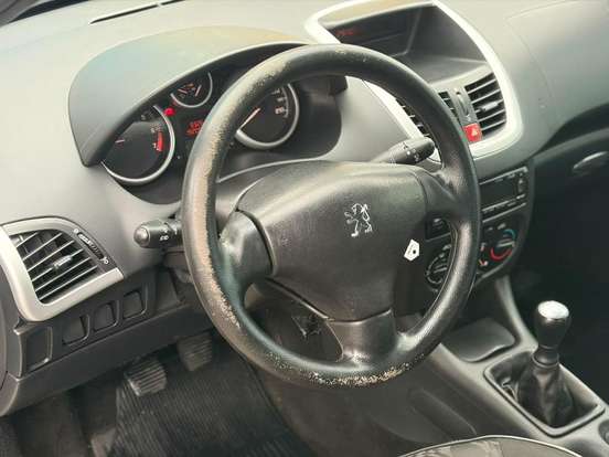 PEUGEOT-207-1.4 XR 8V FLEX 4P MANUAL PEUGEOT-207-2010
