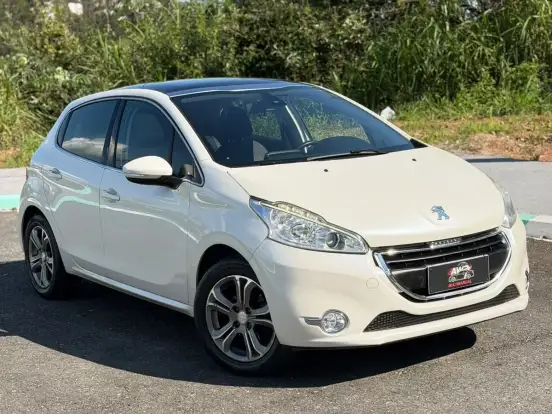 PEUGEOT-208-1.6 GRIFFE 16V FLEX 4P AUTOMÁTICO PEUGEOT-208-2014