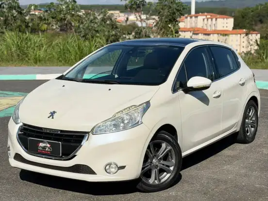 PEUGEOT-208-1.6 GRIFFE 16V FLEX 4P AUTOMÁTICO PEUGEOT-208-2014