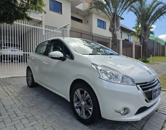 PEUGEOT-208-2013