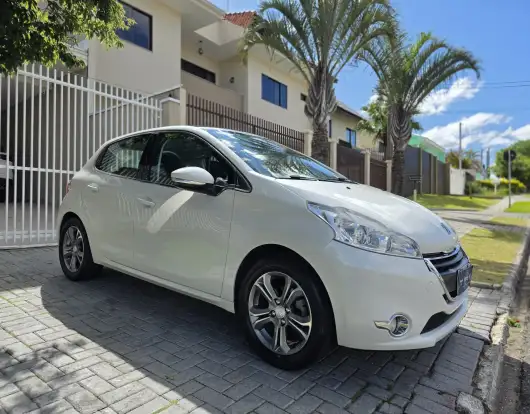 PEUGEOT-208-2013