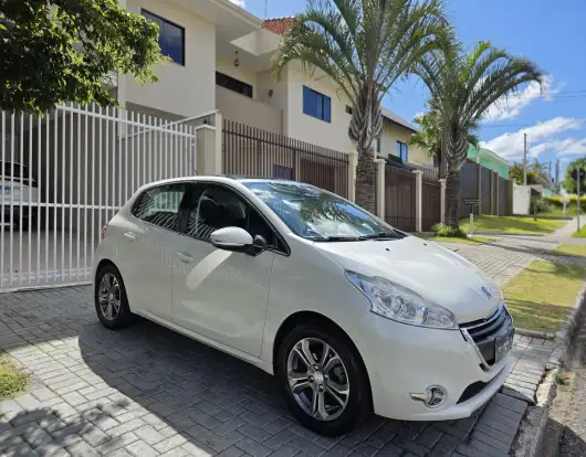 PEUGEOT-208-2013