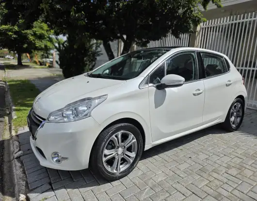 PEUGEOT-208-2013