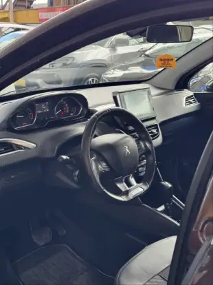 PEUGEOT-208-2017