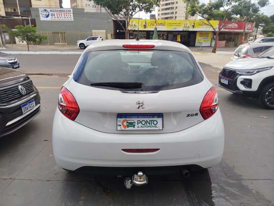 PEUGEOT-208-2014