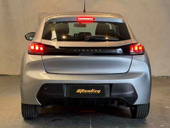 PEUGEOT-208-2022