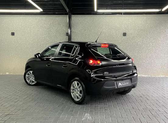 PEUGEOT-208-2023