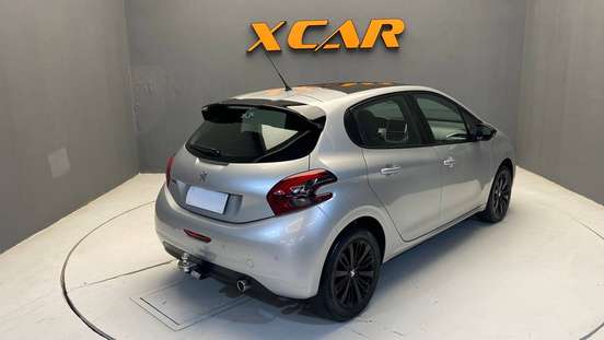 PEUGEOT-208-2018